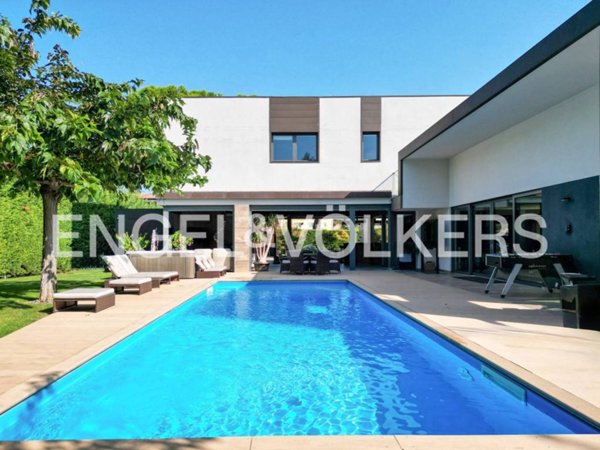 casa indipendente a Peschiera del Garda in zona San Benedetto di Lugana