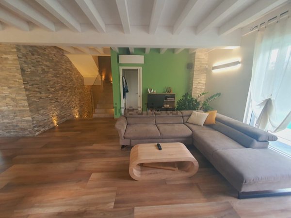 casa indipendente in vendita a Peschiera del Garda