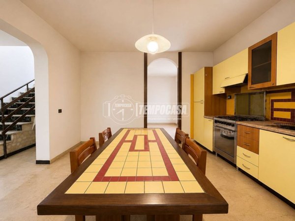 casa indipendente in vendita a Peschiera del Garda