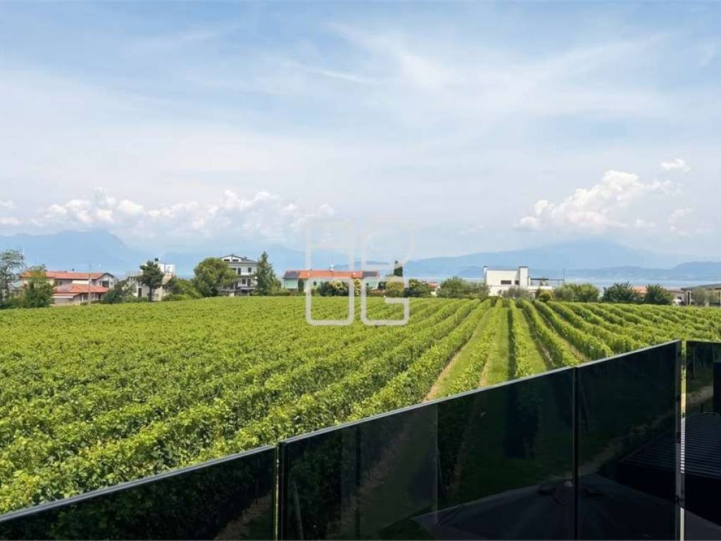 appartamento in vendita a Peschiera del Garda in zona San Benedetto di Lugana