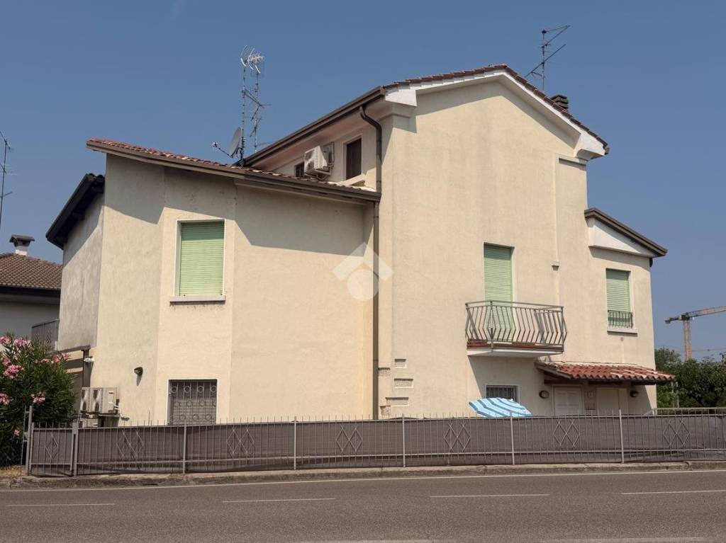 appartamento in vendita a Peschiera del Garda