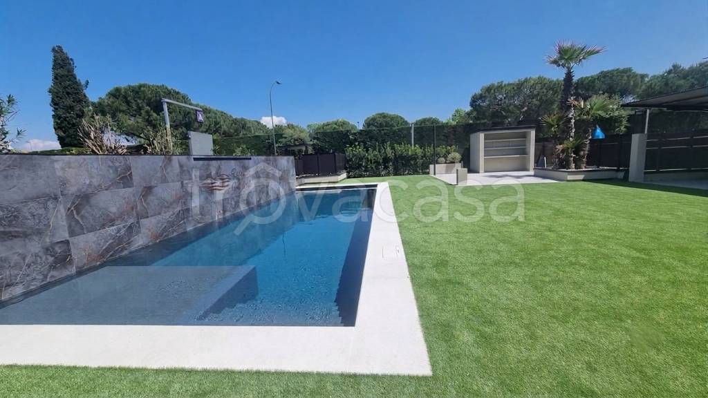 appartamento in vendita a Peschiera del Garda in zona San Benedetto di Lugana