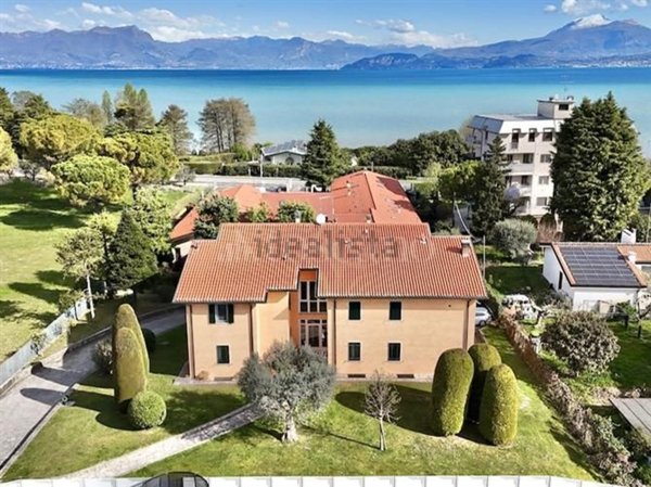 appartamento in vendita a Peschiera del Garda in zona San Benedetto di Lugana