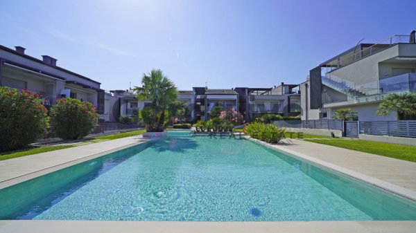 appartamento in vendita a Peschiera del Garda in zona San Benedetto di Lugana