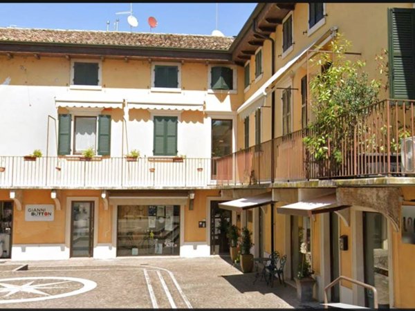 appartamento in vendita a Peschiera del Garda in zona San Benedetto di Lugana
