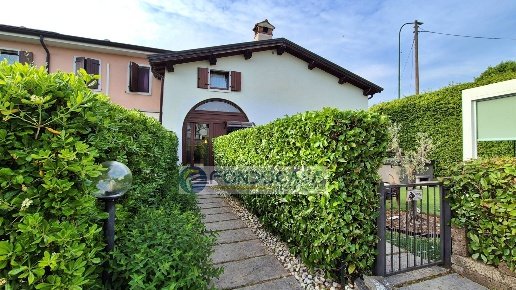 appartamento in vendita a Peschiera del Garda in zona Broglie