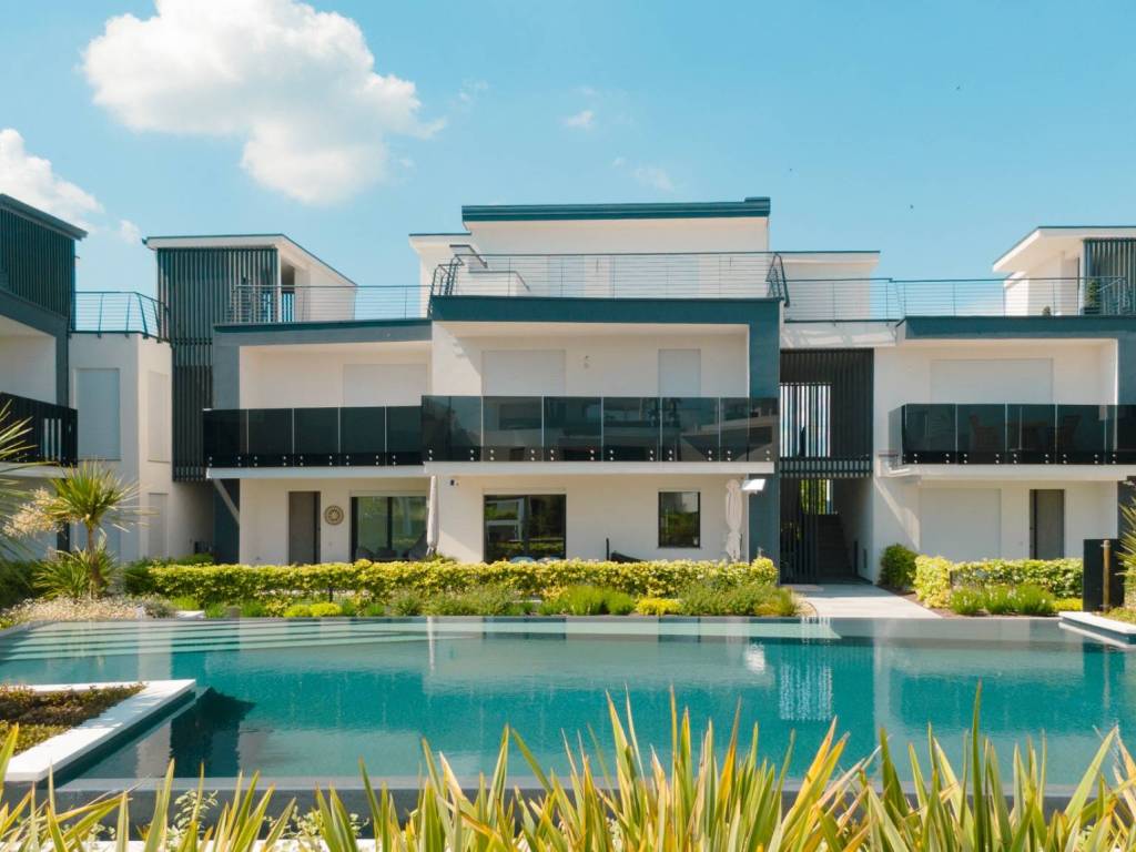 appartamento in vendita a Peschiera del Garda in zona San Benedetto di Lugana