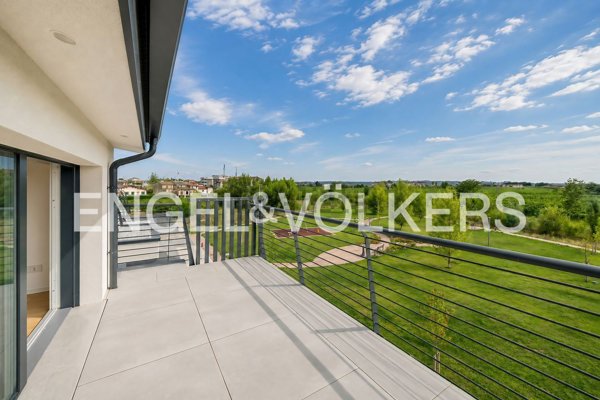 appartamento in vendita a Peschiera del Garda in zona San Benedetto di Lugana