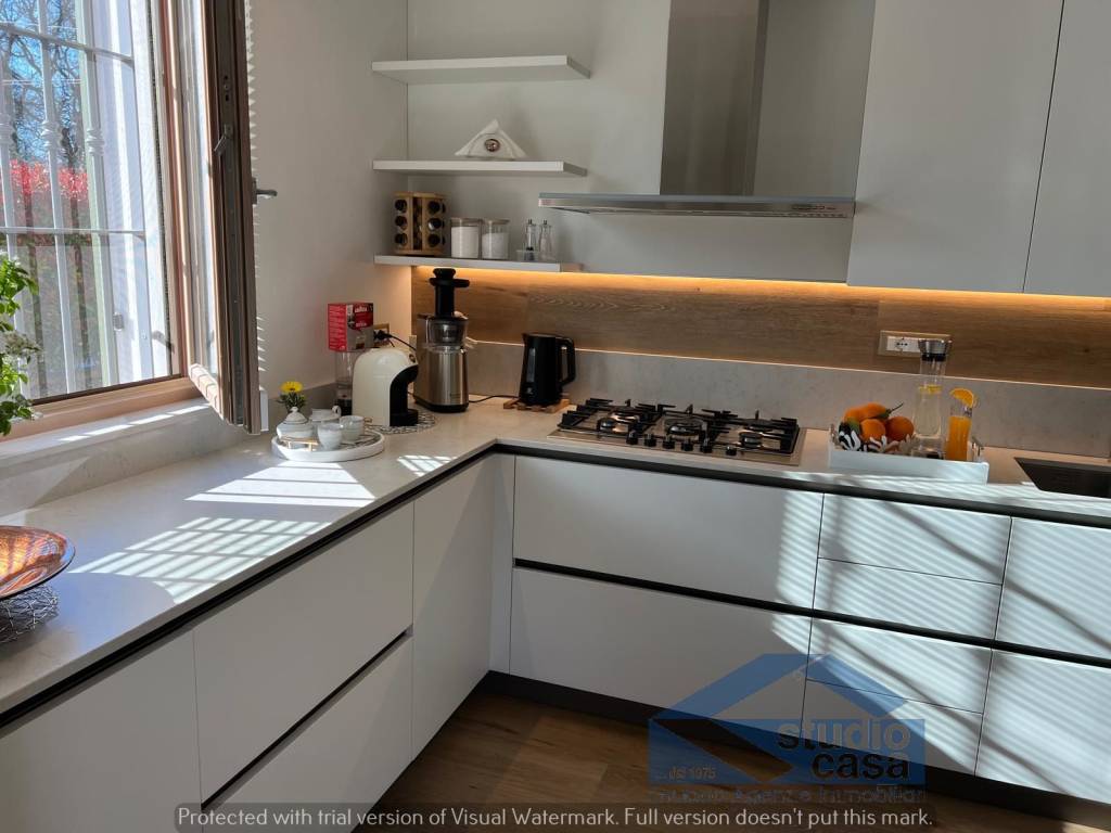casa indipendente in vendita a Peschiera del Garda in zona Dolci