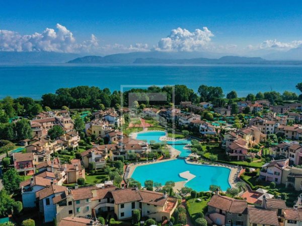 appartamento in vendita a Peschiera del Garda in zona San Benedetto di Lugana