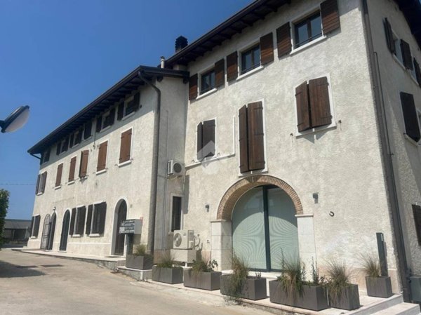 appartamento in vendita a Peschiera del Garda in zona Broglie