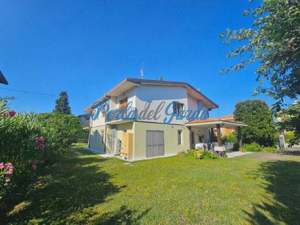 casa indipendente in vendita a Peschiera del Garda