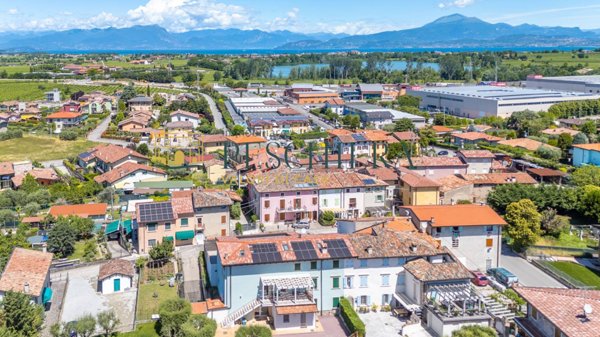 appartamento in vendita a Peschiera del Garda in zona Broglie