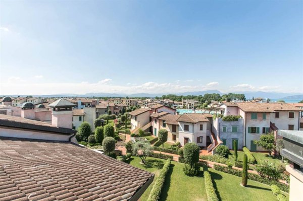 appartamento in vendita a Peschiera del Garda in zona San Benedetto di Lugana