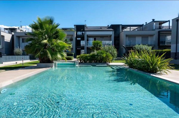 appartamento in vendita a Peschiera del Garda in zona San Benedetto di Lugana