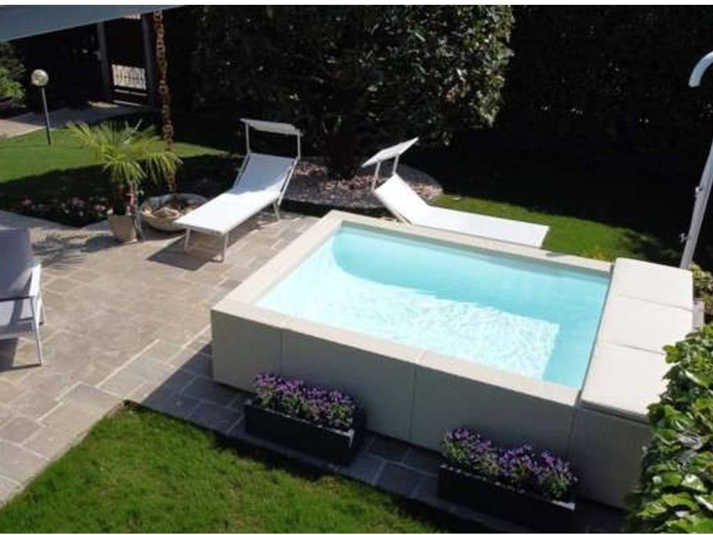 casa indipendente in vendita a Peschiera del Garda