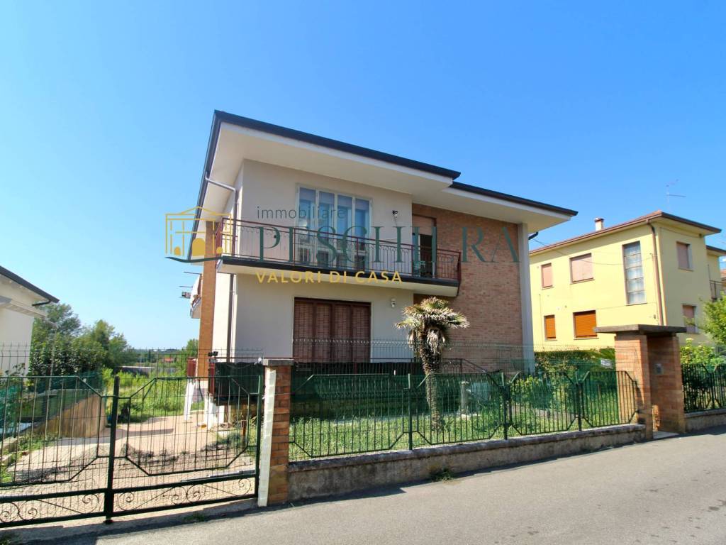appartamento in vendita a Peschiera del Garda