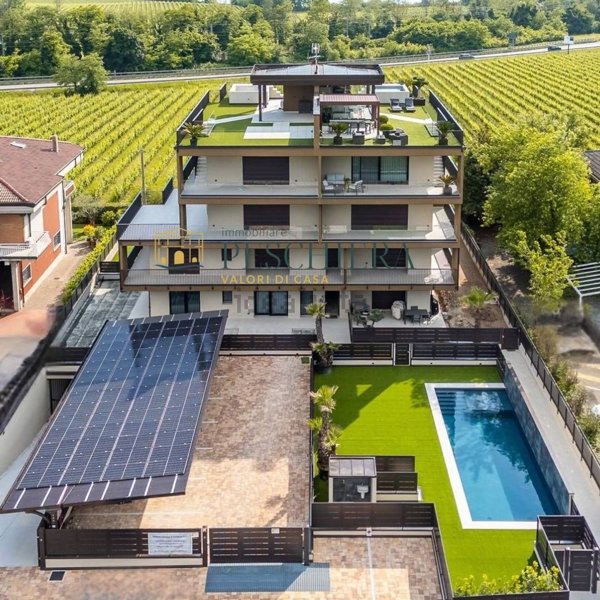 appartamento in vendita a Peschiera del Garda in zona San Benedetto di Lugana