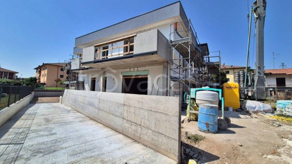 appartamento in vendita a Peschiera del Garda in zona San Benedetto di Lugana
