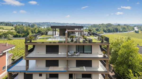 appartamento in vendita a Peschiera del Garda in zona San Benedetto di Lugana