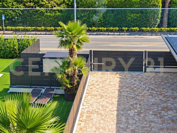 appartamento in vendita a Peschiera del Garda in zona San Benedetto di Lugana