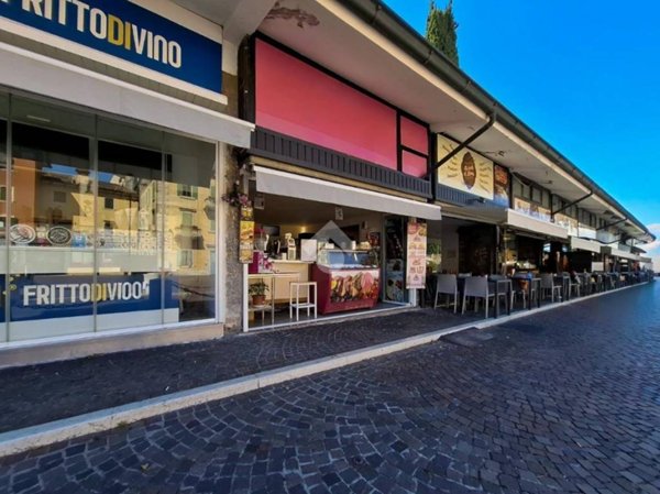 negozio in vendita a Peschiera del Garda