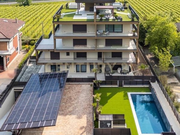 appartamento in vendita a Peschiera del Garda in zona San Benedetto di Lugana