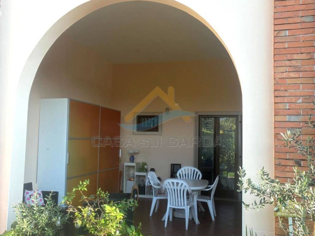 casa indipendente in vendita a Peschiera del Garda in zona Broglie