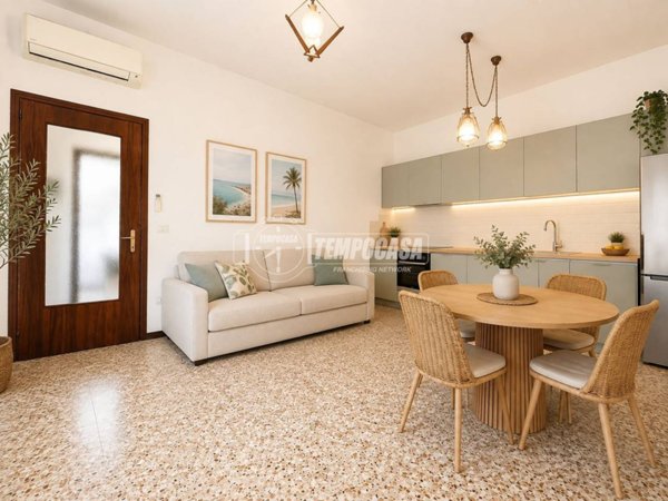 casa indipendente a Peschiera del Garda in zona San Benedetto di Lugana