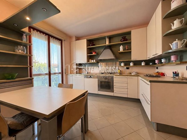 appartamento in vendita a Peschiera del Garda in zona San Benedetto di Lugana