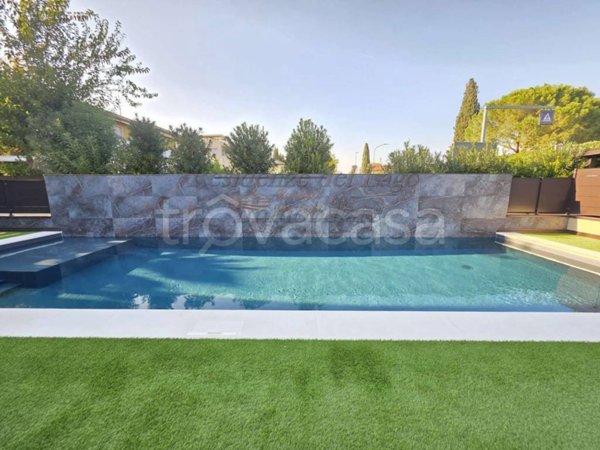 appartamento in vendita a Peschiera del Garda in zona San Benedetto di Lugana