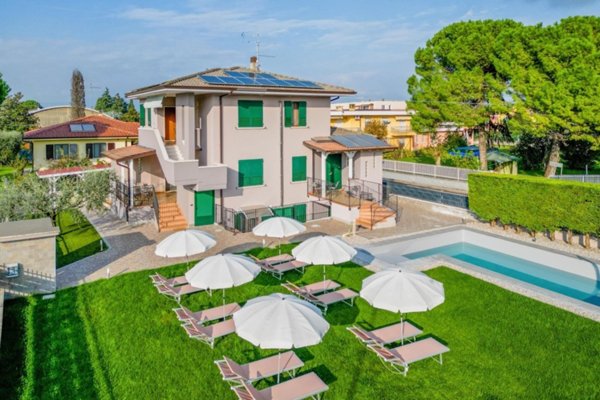 negozio in vendita a Peschiera del Garda