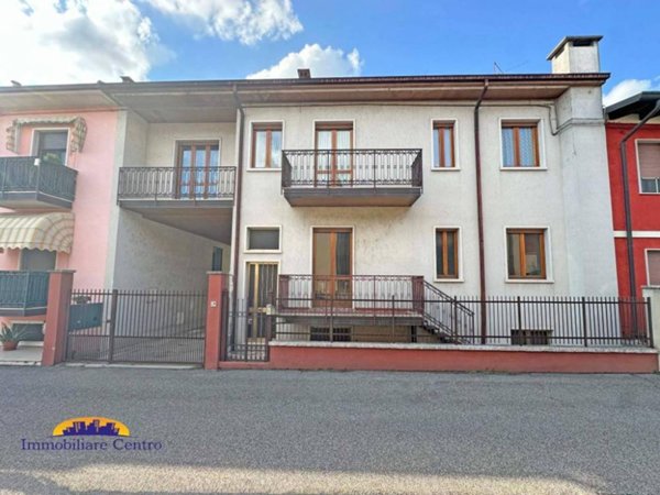 casa semindipendente in vendita a Povegliano Veronese