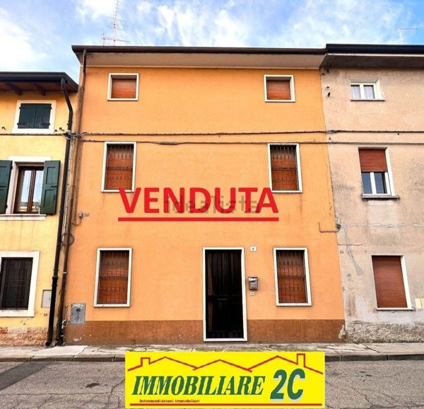 casa semindipendente a Povegliano Veronese in zona Madonna dell'Uva Secca