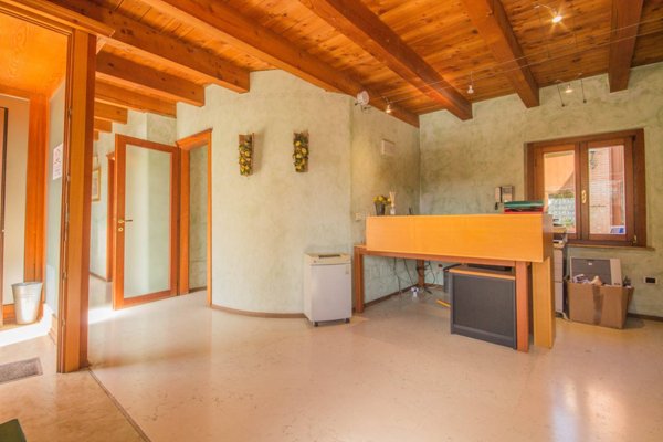 ufficio in vendita a Povegliano Veronese in zona Madonna dell'Uva Secca