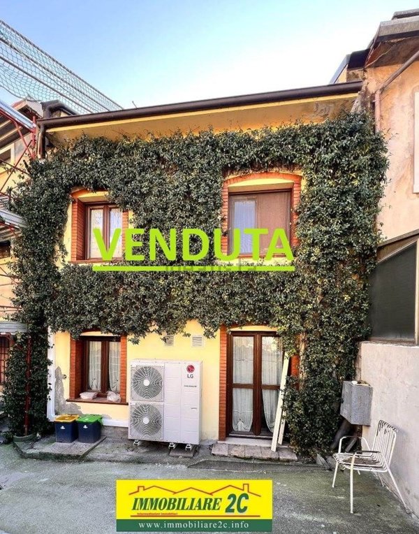 casa indipendente a Povegliano Veronese in zona Madonna dell'Uva Secca