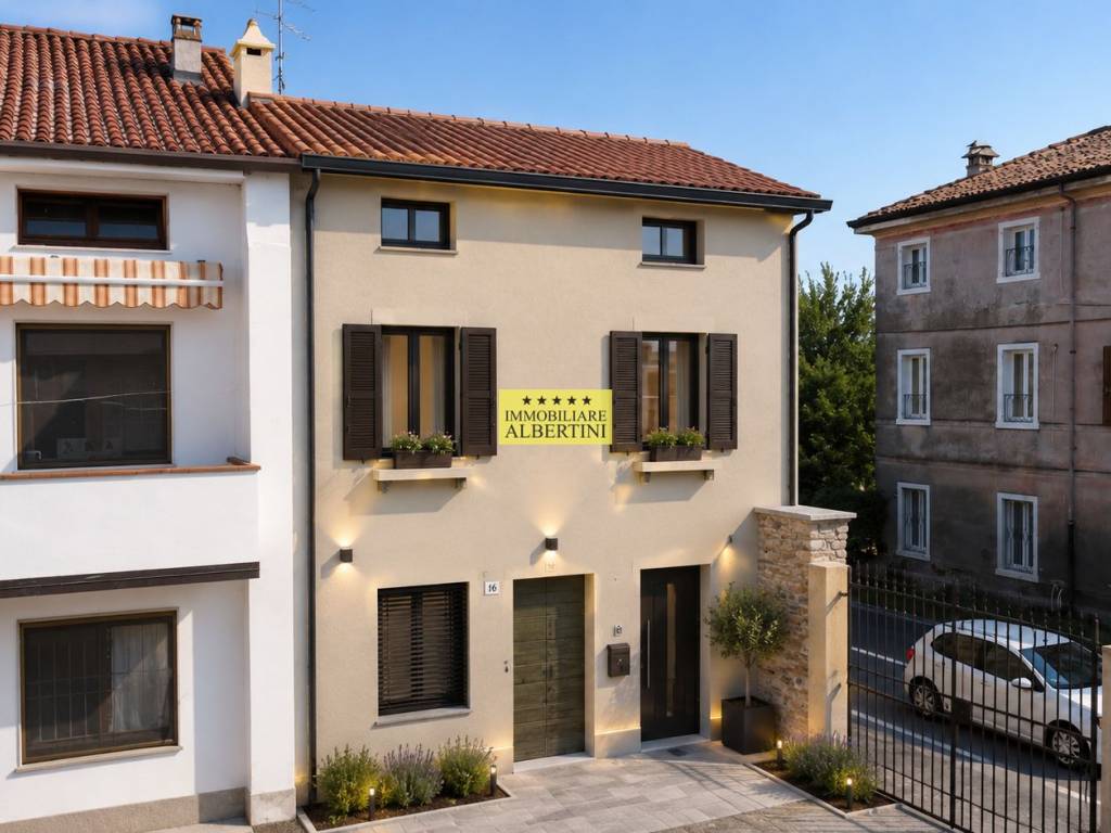 casa indipendente a Povegliano Veronese in zona Madonna dell'Uva Secca