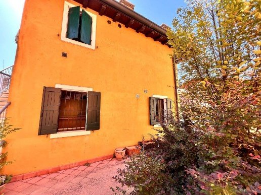 appartamento in vendita a Povegliano Veronese in zona Madonna dell'Uva Secca