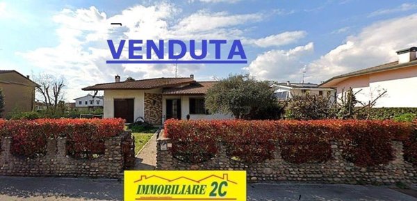 casa indipendente a Povegliano Veronese in zona Madonna dell'Uva Secca