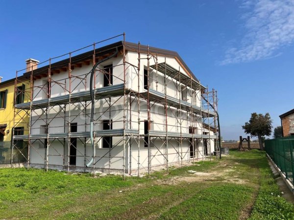 casa indipendente in vendita a Pressana in zona Crosare