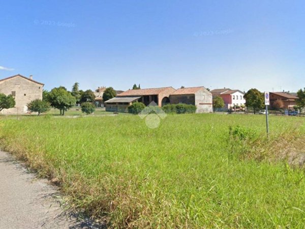 terreno edificabile in vendita a Pressana