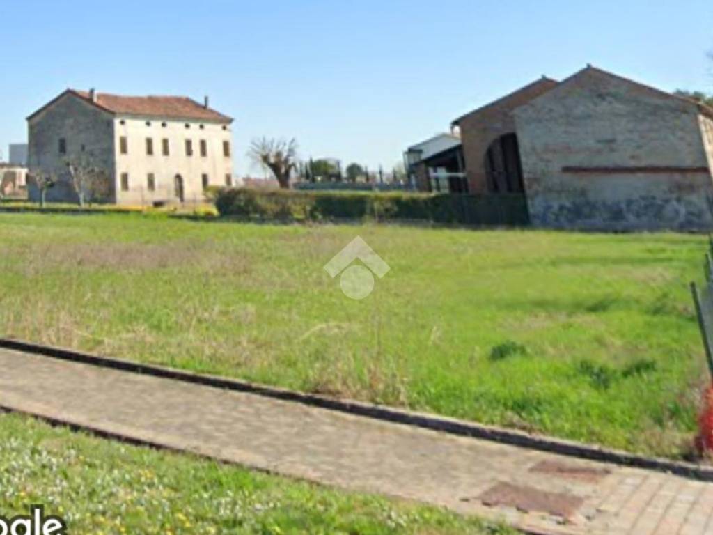 terreno edificabile in vendita a Pressana