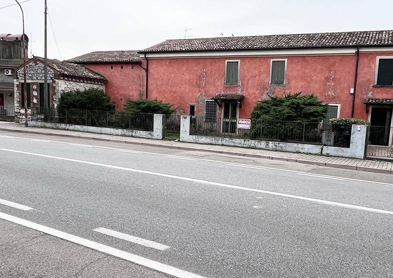 casa indipendente in vendita a Pressana