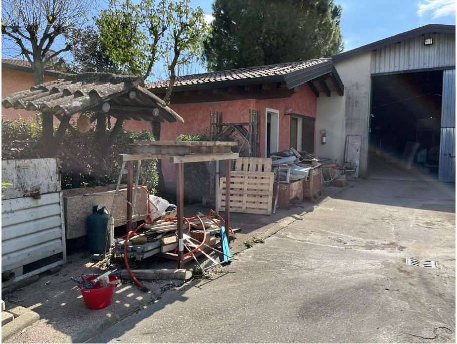ufficio in vendita a Pressana in zona Crosare