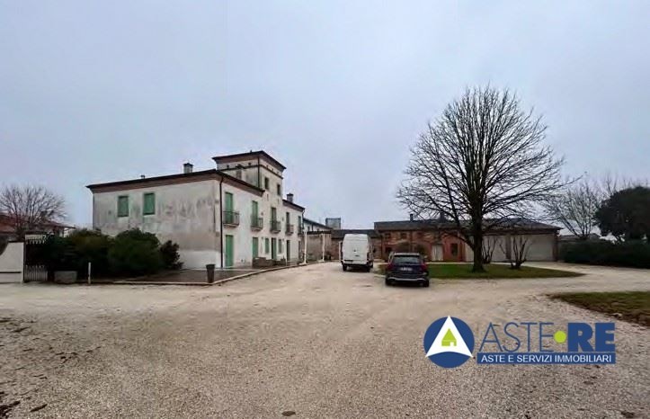 ufficio in vendita a Pressana in zona Crosare