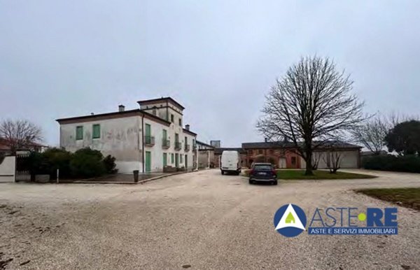ufficio in vendita a Pressana in zona Crosare