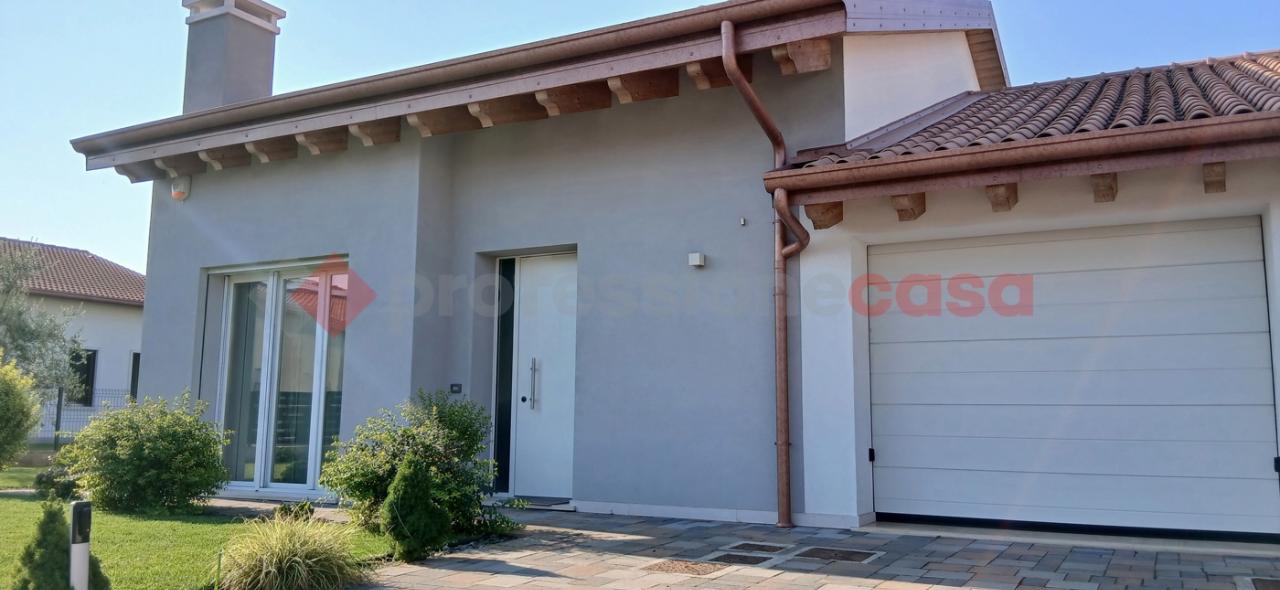 casa indipendente in vendita a Pressana