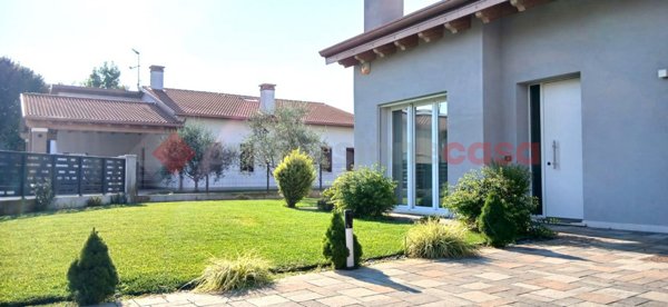 casa indipendente in vendita a Pressana