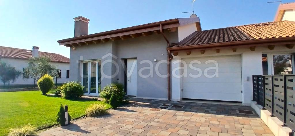 casa indipendente in vendita a Pressana