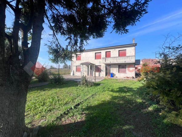 casa indipendente in vendita a Pressana in zona Caselle